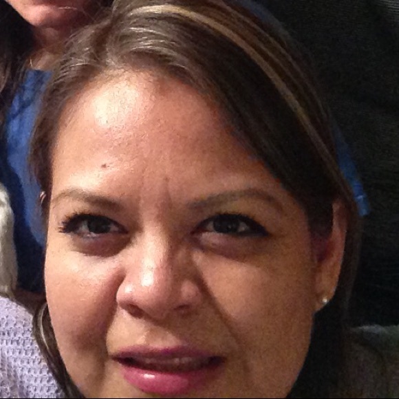 Meet your Posher, Cynthia - Picture 1 of 1